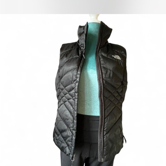 The North Face Women's Quilted Black Vest - Picture 2 of 5